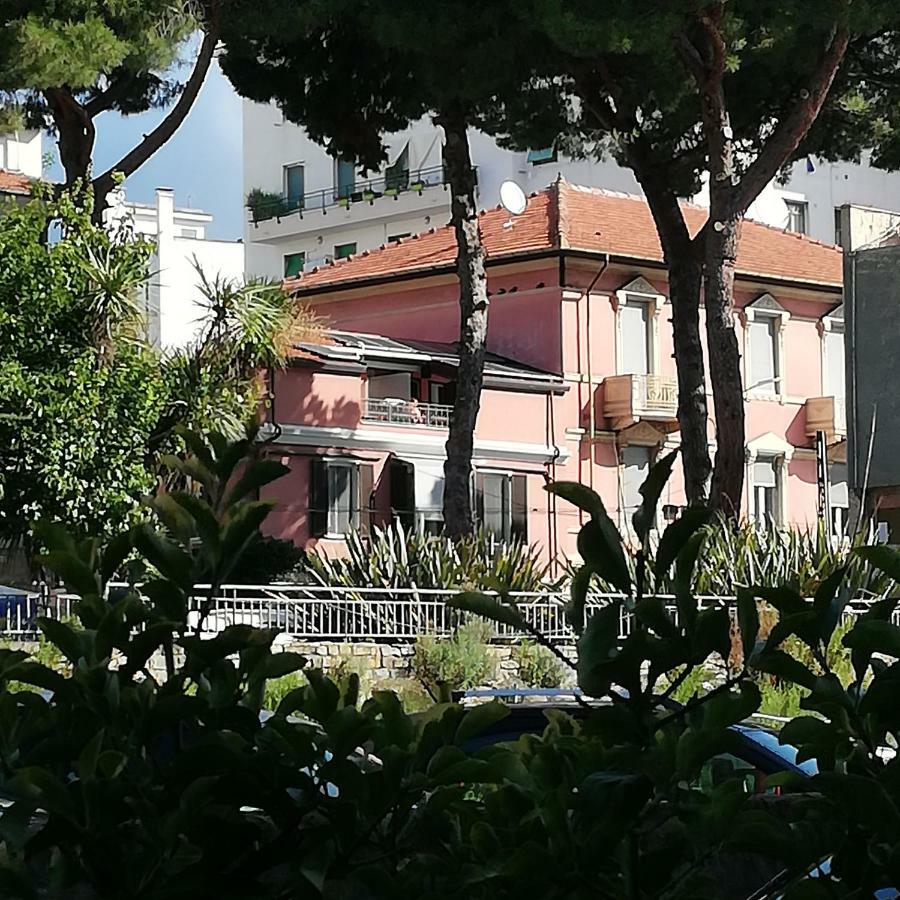 Hotel La Bouganville Taggia Exterior foto